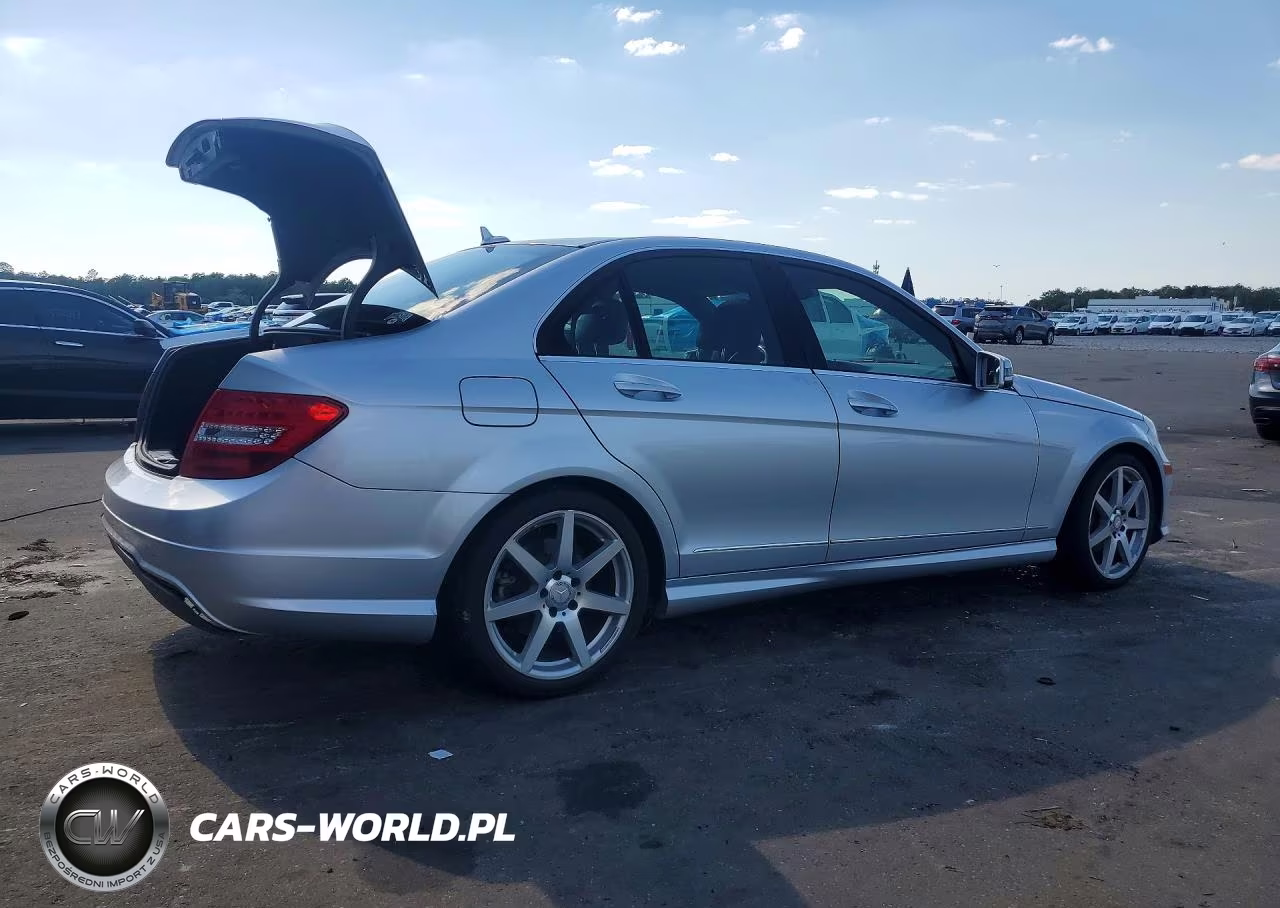 2014 Mercedes-Benz C 250 VIN:WDDGF4HB5EA928212 - 3