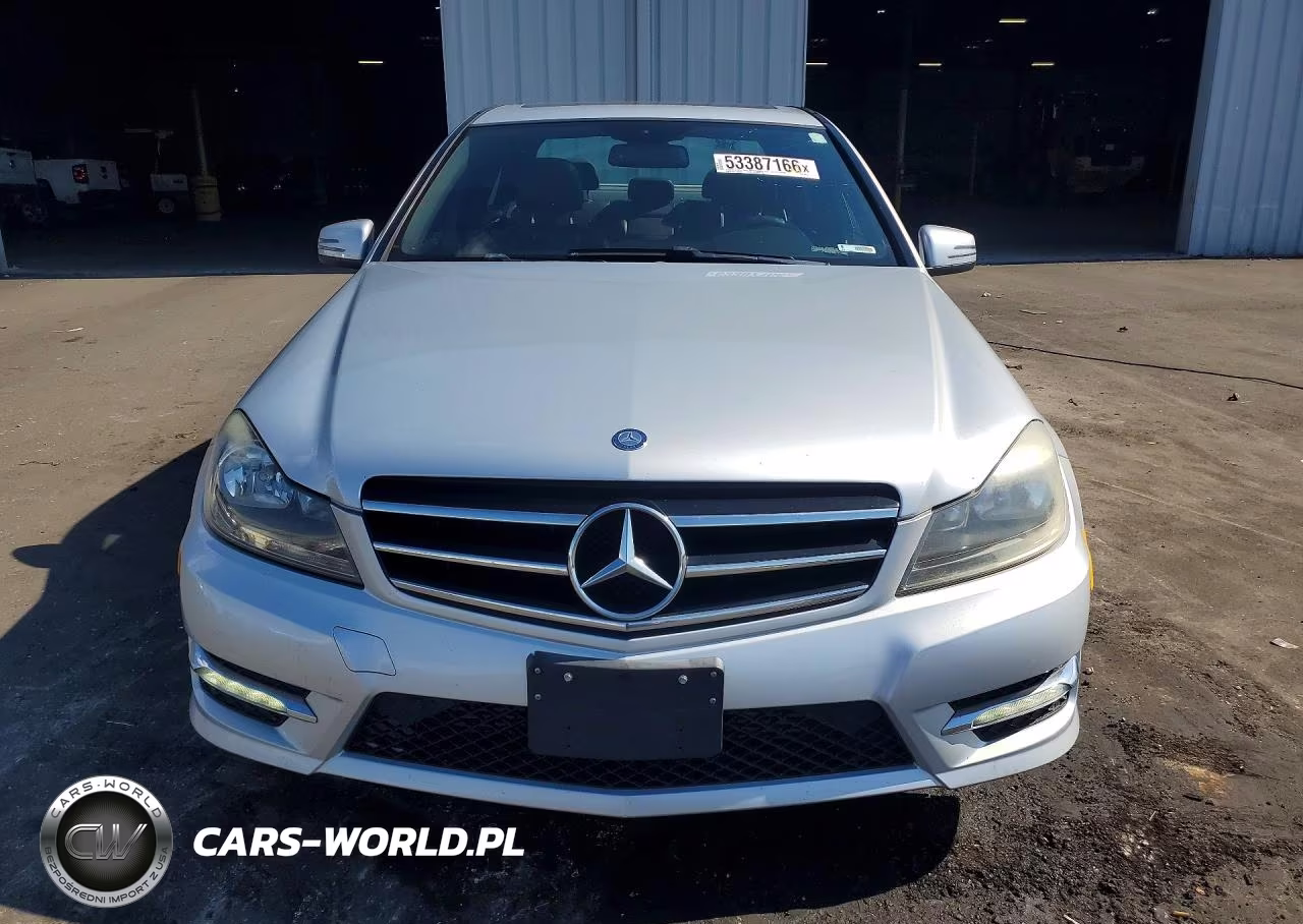 2014 Mercedes-Benz C 250 VIN:WDDGF4HB5EA928212 - 5