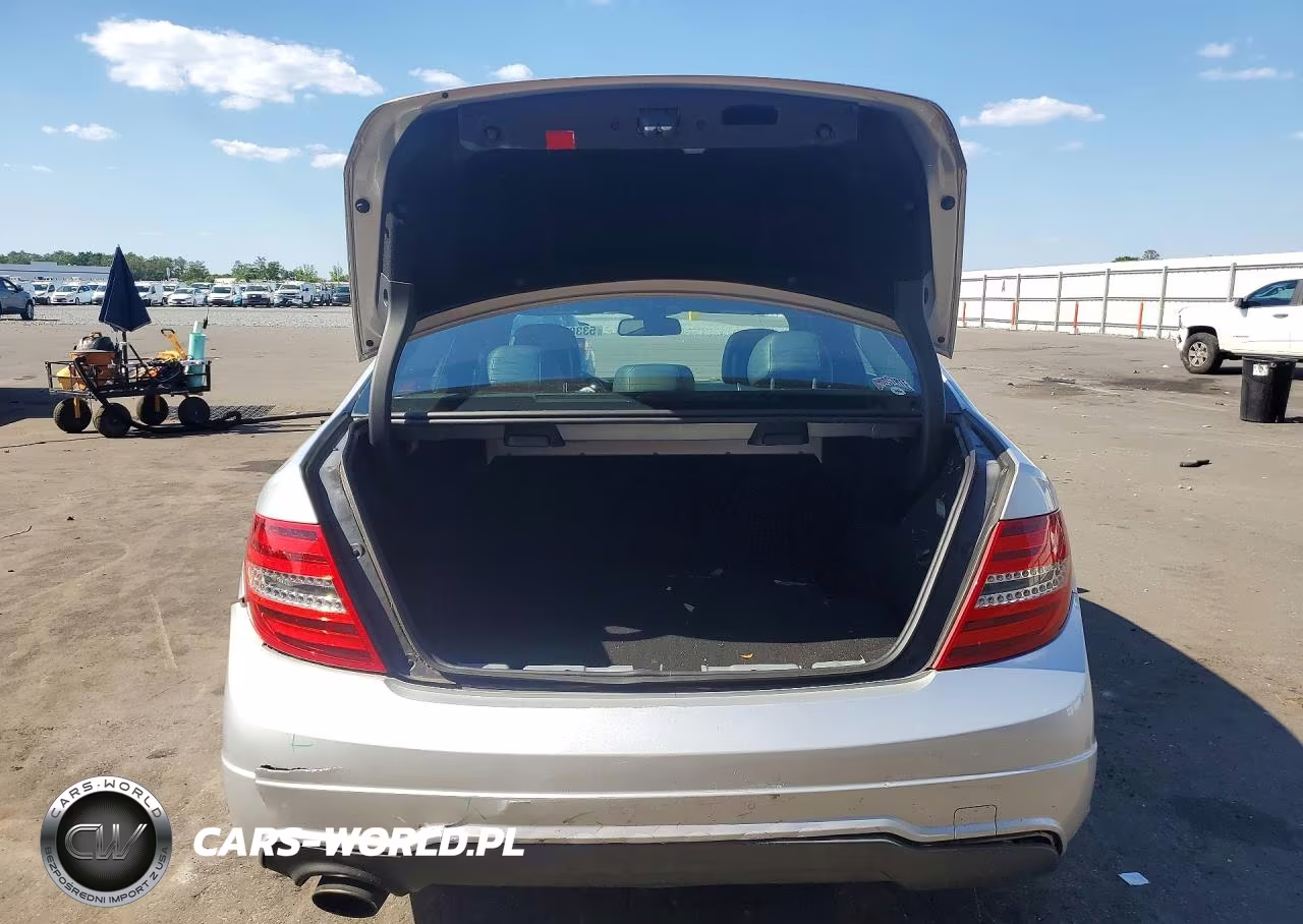 2014 Mercedes-Benz C 250 VIN:WDDGF4HB5EA928212 - 6