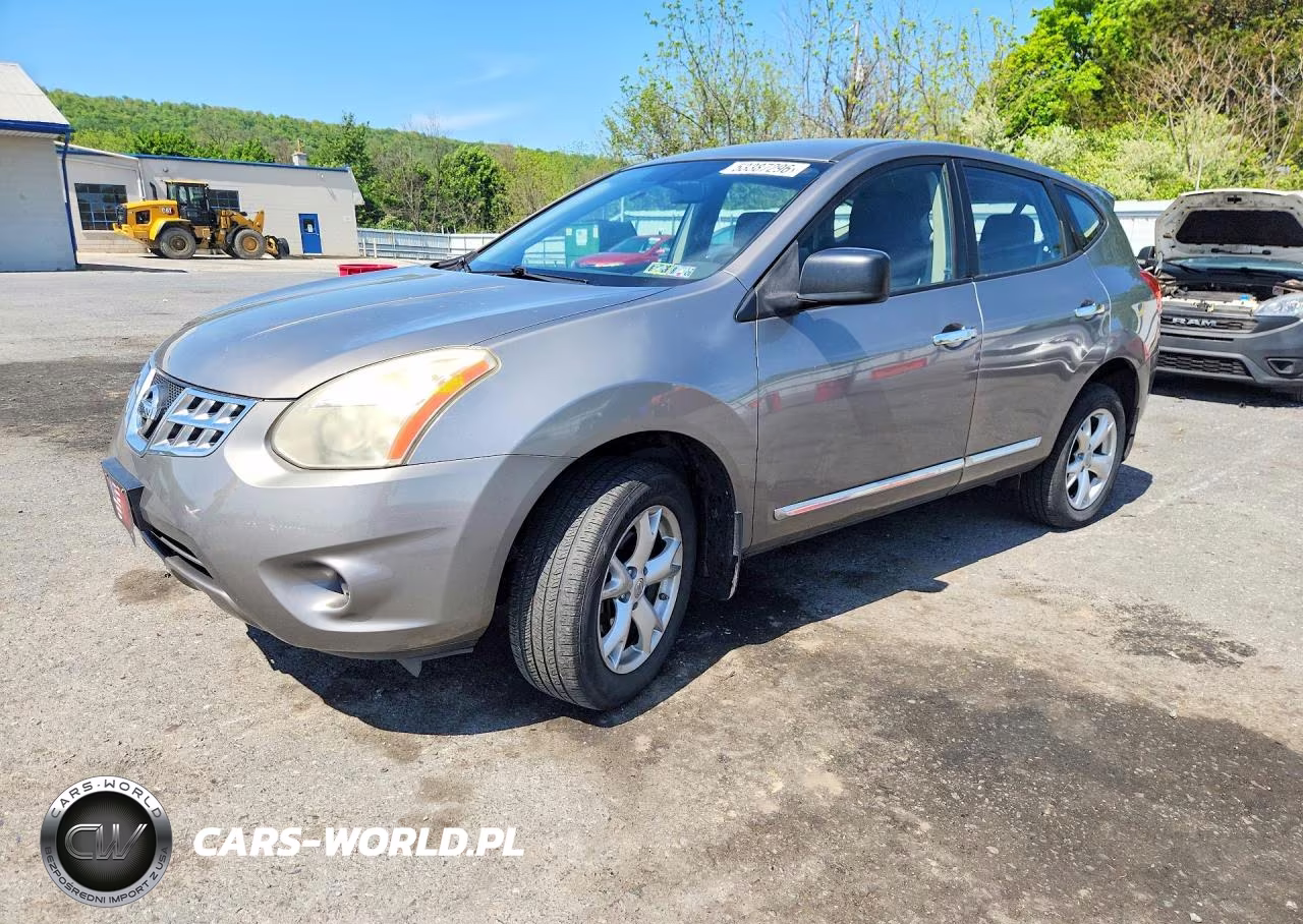2011 Niss Rogue S