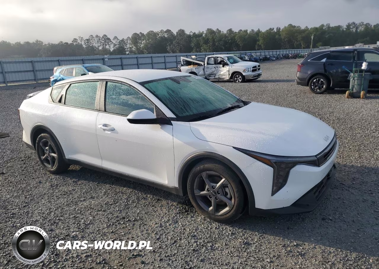 2025 Kia K4 Lxs VIN:3KPFT4DE5SE007132 - 4