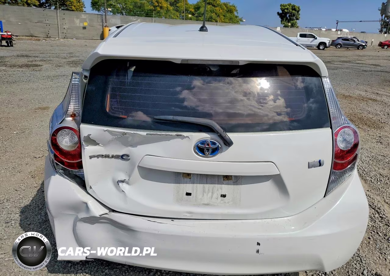 2013 Toyota Prius C Two VIN:JTDKDTB34D1531532 - 6