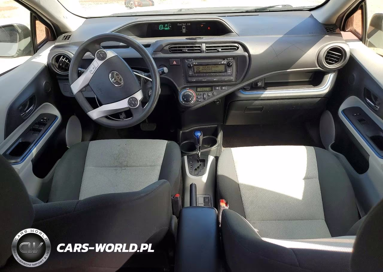 2013 Toyota Prius C Two VIN:JTDKDTB34D1531532 - 8