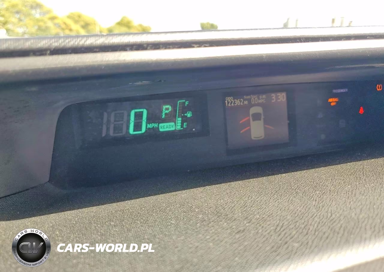 2013 Toyota Prius C Two VIN:JTDKDTB34D1531532 - 9
