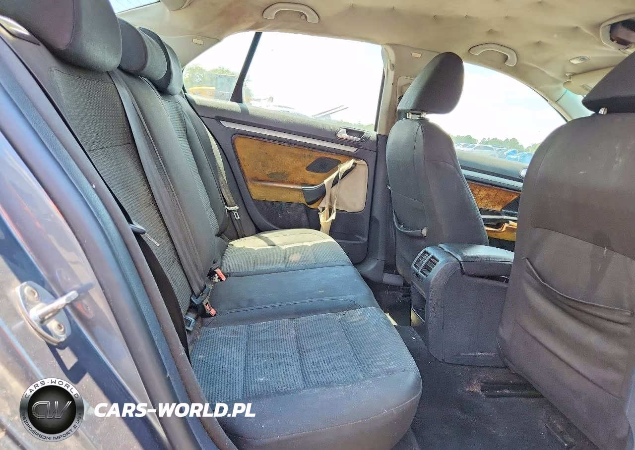 2010 Volkswagen Jetta S VIN:3VWJX7AJ9AM102537 - 10