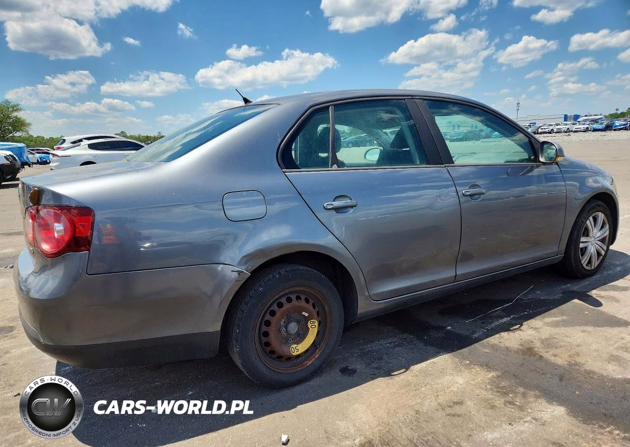 2010 Volkswagen Jetta S VIN:3VWJX7AJ9AM102537 - 3