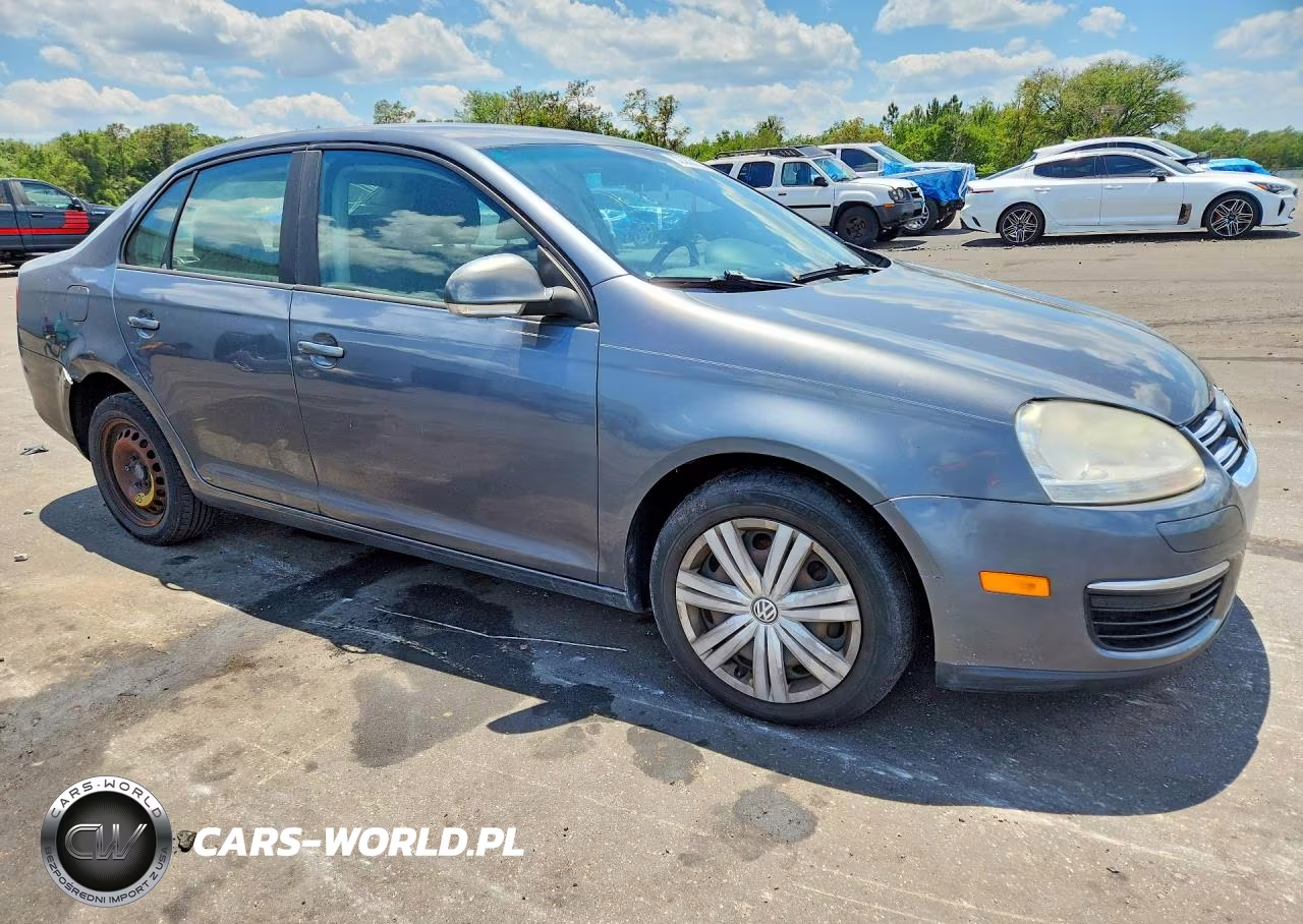 2010 Volkswagen Jetta S VIN:3VWJX7AJ9AM102537 - 4