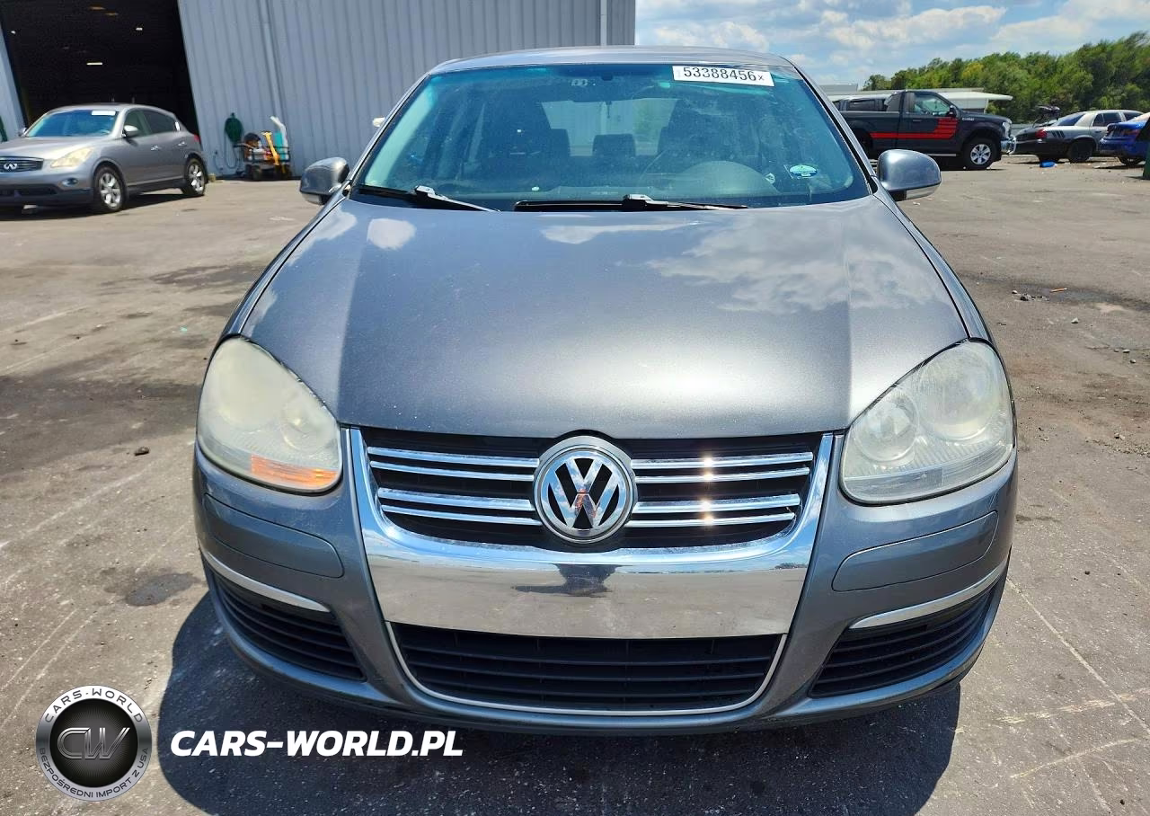 2010 Volkswagen Jetta S VIN:3VWJX7AJ9AM102537 - 5