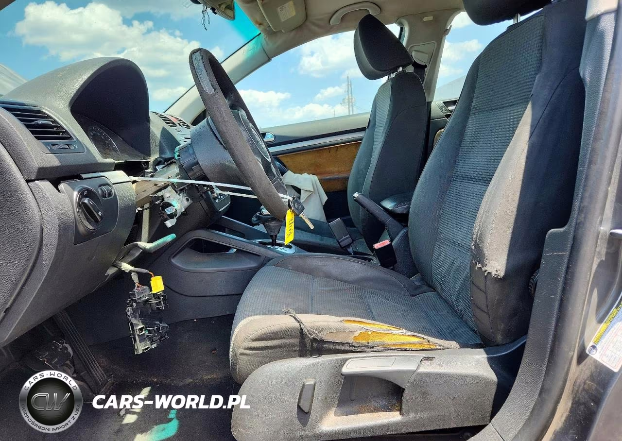 2010 Volkswagen Jetta S VIN:3VWJX7AJ9AM102537 - 7