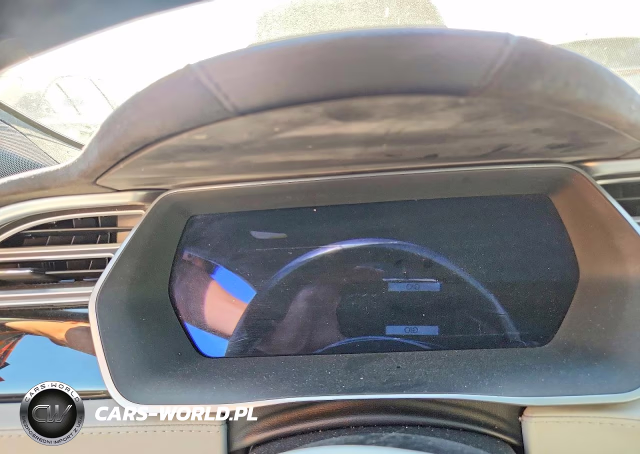 2015 Tesla Model S 70D VIN:5YJSA1S24FF097157 - 9