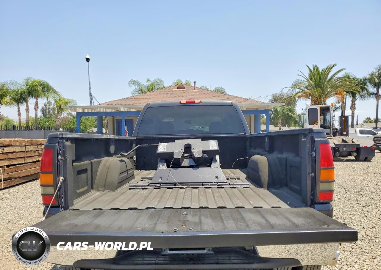 2004 Chevrolet Silverado VIN:1GCJK33184F158688 - 10
