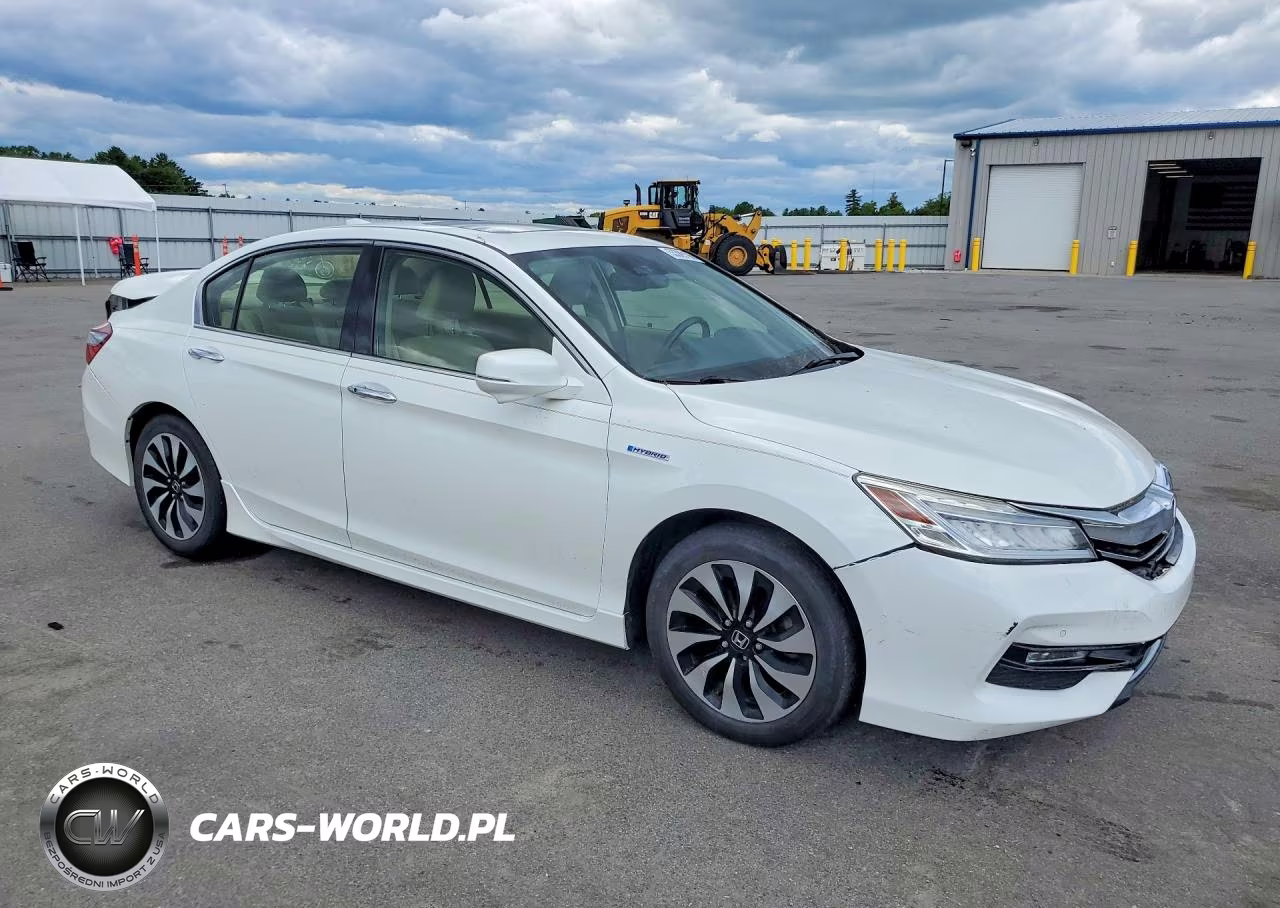 2017 Honda Accord Touring Hybrid VIN:JHMCR6F79HC013378 - 4
