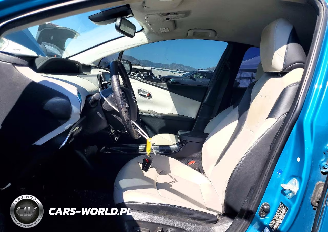 2018 Toyota Prius Prime Advanced VIN:JTDKARFP5J3079096 - 7