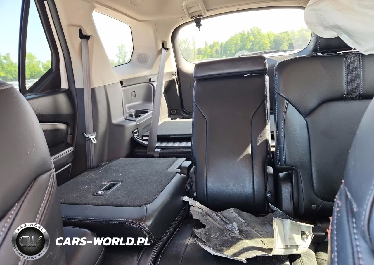 2025 Honda Pilot Touring VIN:5FNYG2H72SB009587 - 10