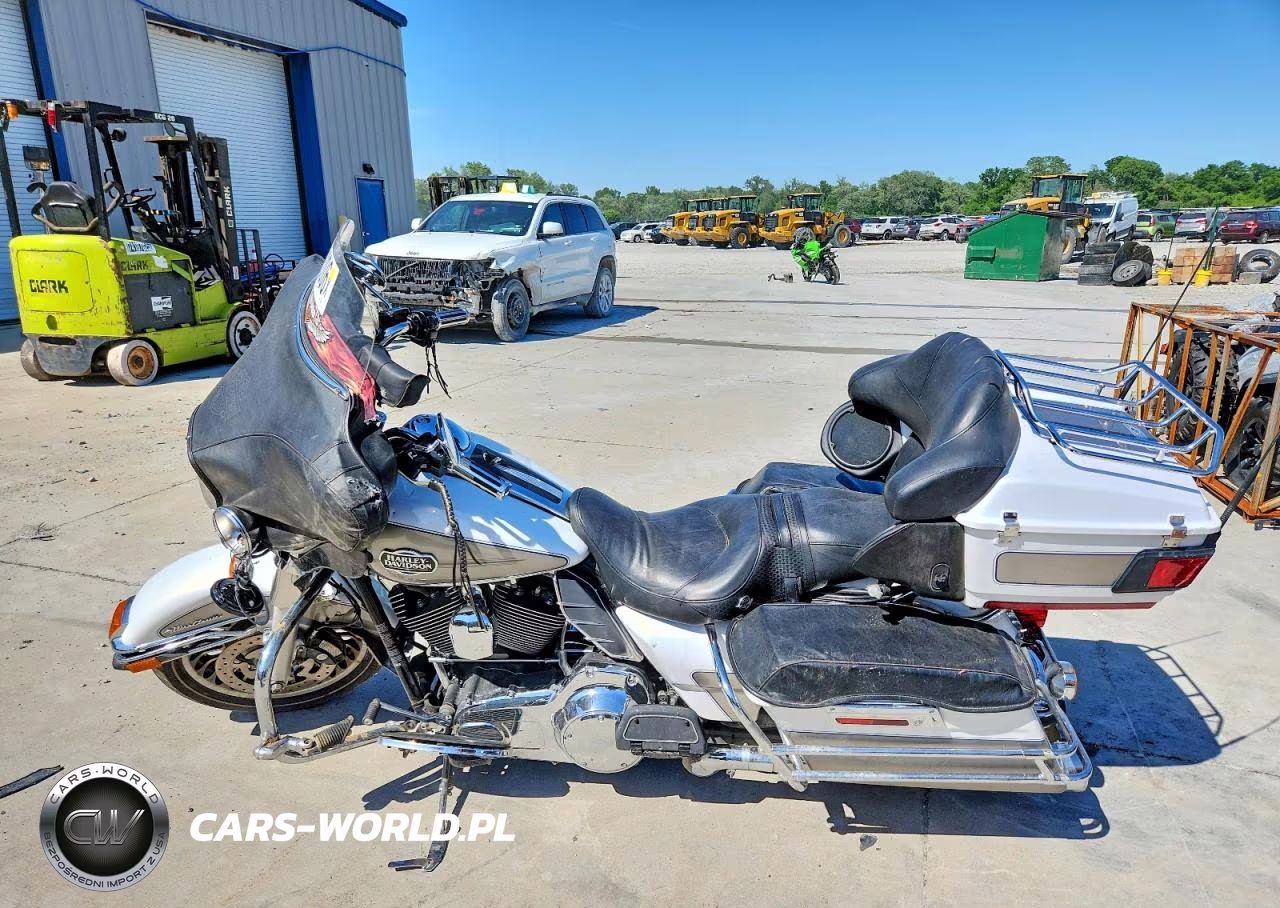 2009 Harley Davidson Flhtcu VIN:1HD1FC4169Y624261 - 3