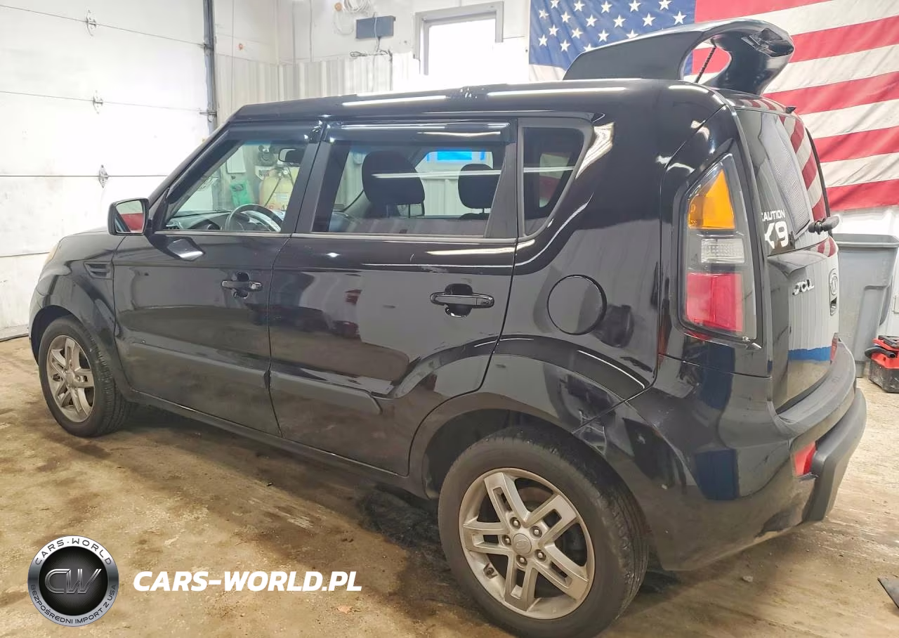 2011 Kia Soul + VIN:KNDJT2A20B7733005 - 2