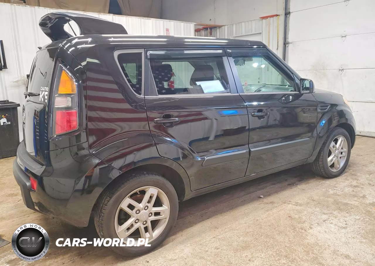 2011 Kia Soul + VIN:KNDJT2A20B7733005 - 3