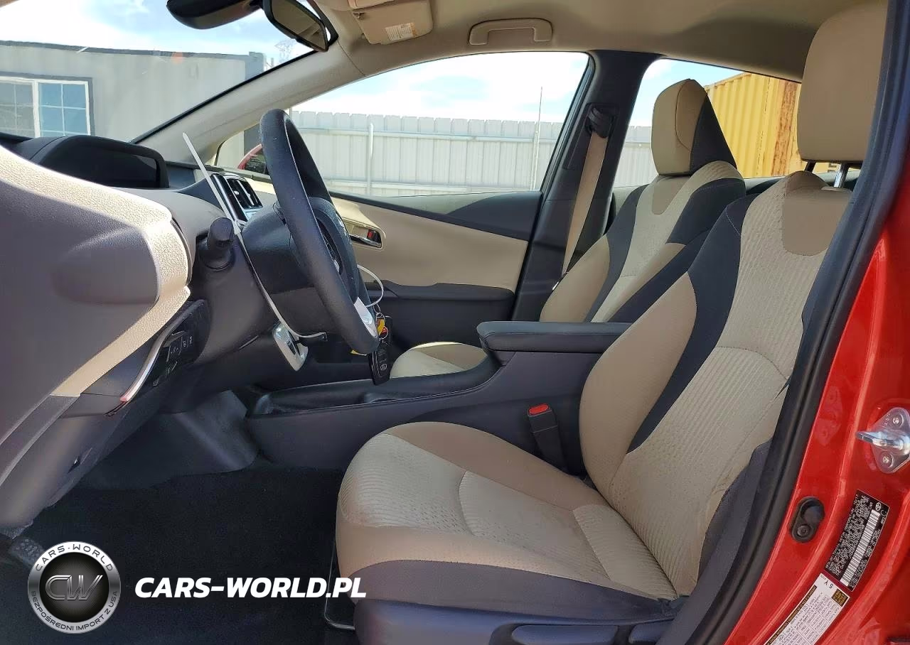 2017 Toyota Prius Two VIN:JTDKBRFUXH3580188 - 7