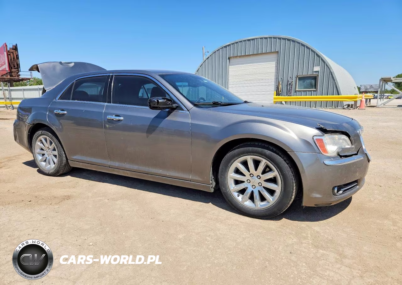 2012 Chrysler 300 Limited VIN:2C3CCACG8CH308363 - 4