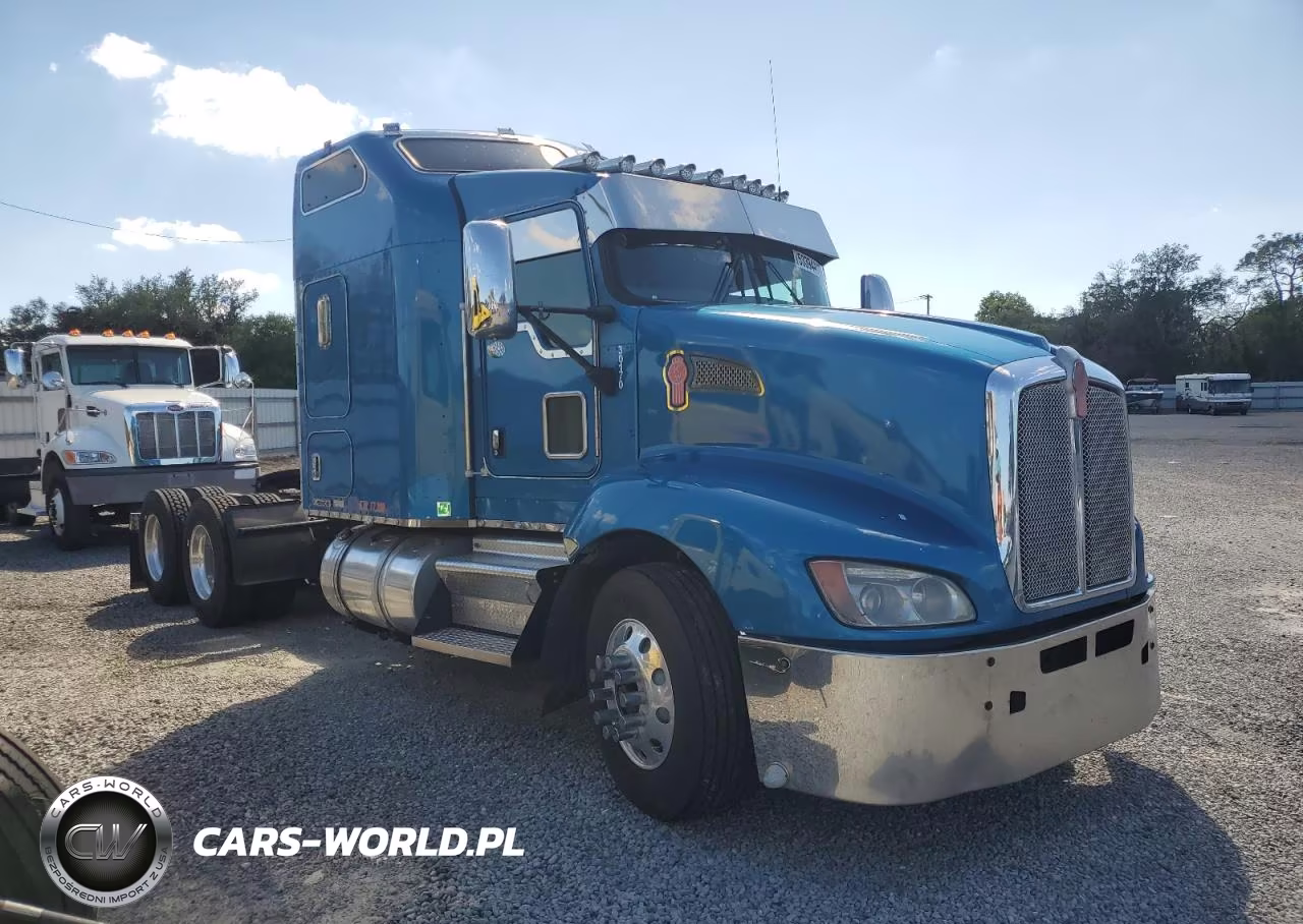 2013 Kenworth T660 Semi Truck