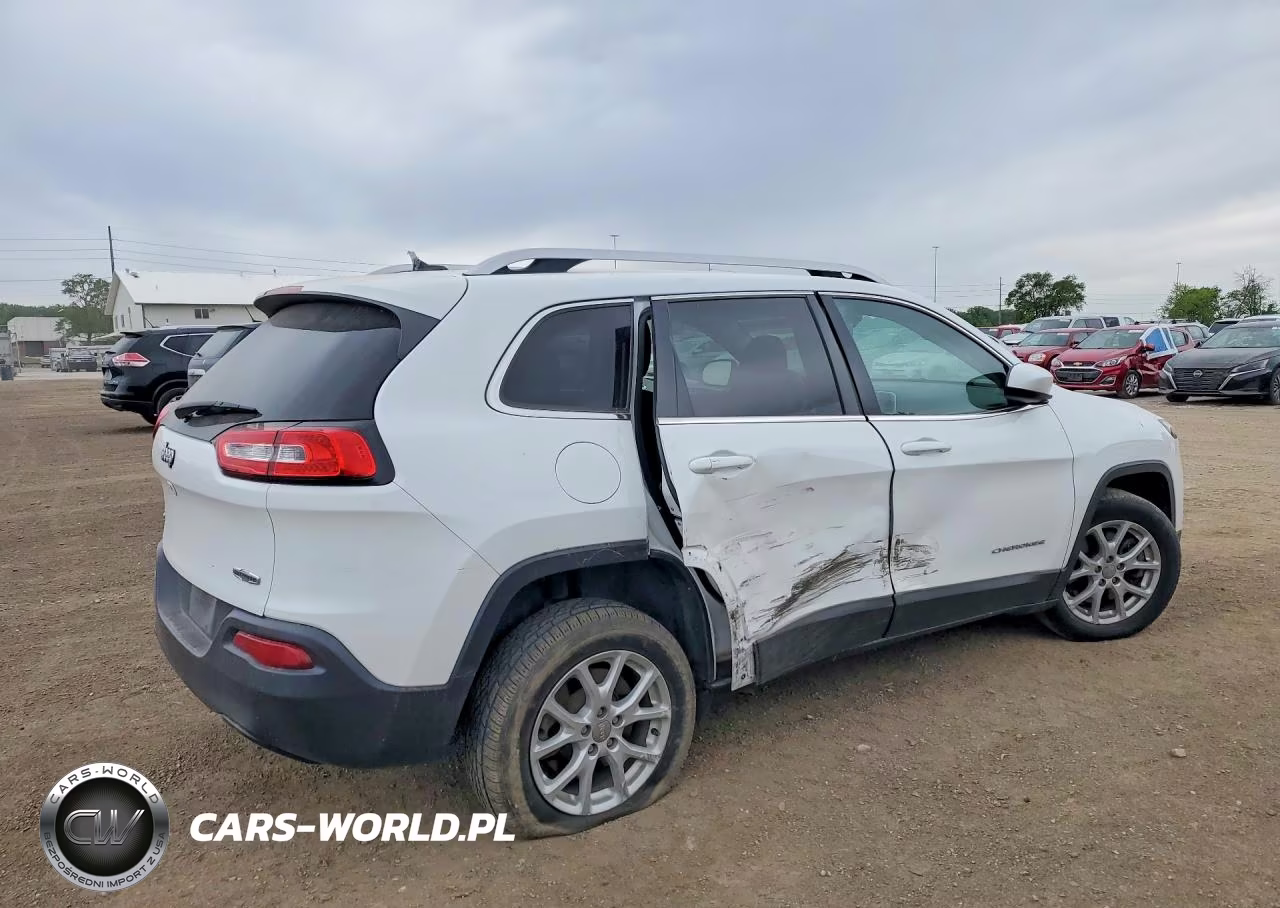 2015 Jeep Cherokee Latitude VIN:1C4PJMCB8FW679375 - 3