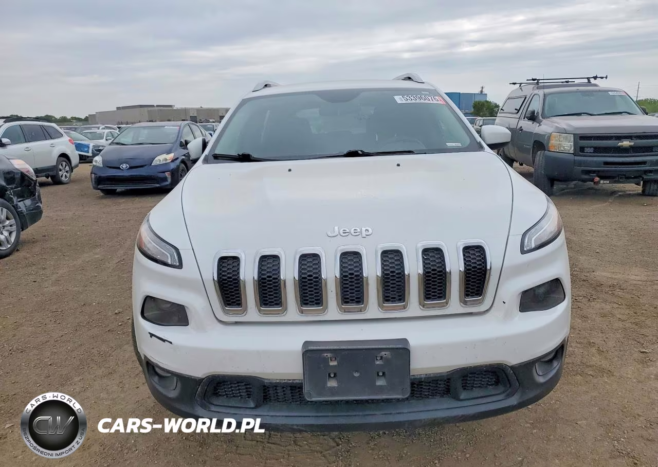 2015 Jeep Cherokee Latitude VIN:1C4PJMCB8FW679375 - 5
