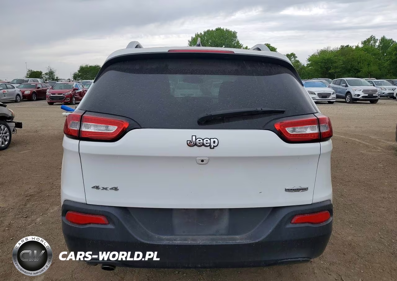 2015 Jeep Cherokee Latitude VIN:1C4PJMCB8FW679375 - 6