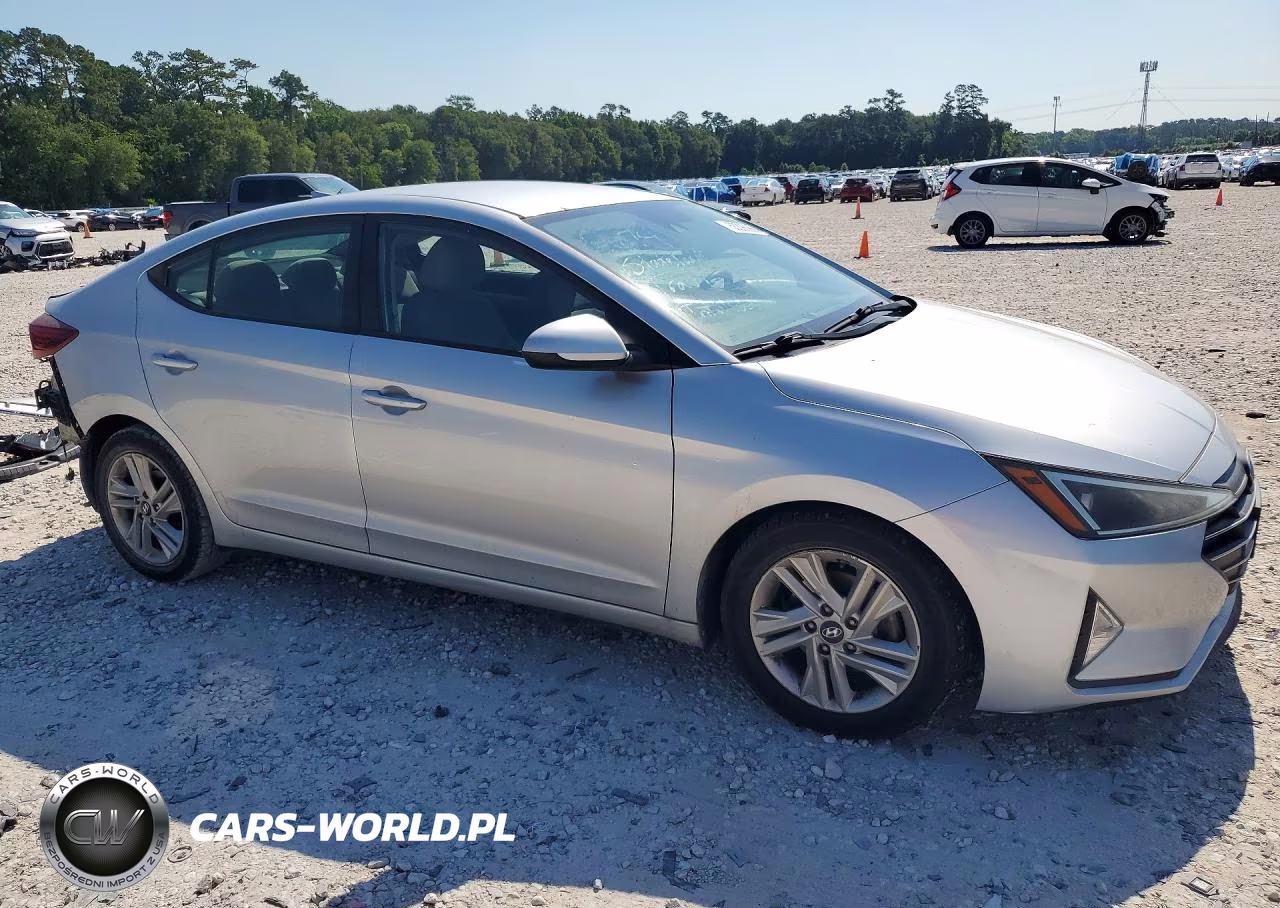 2019 Hyundai Elantra Sel VIN:5NPD84LF6KH404122 - 4