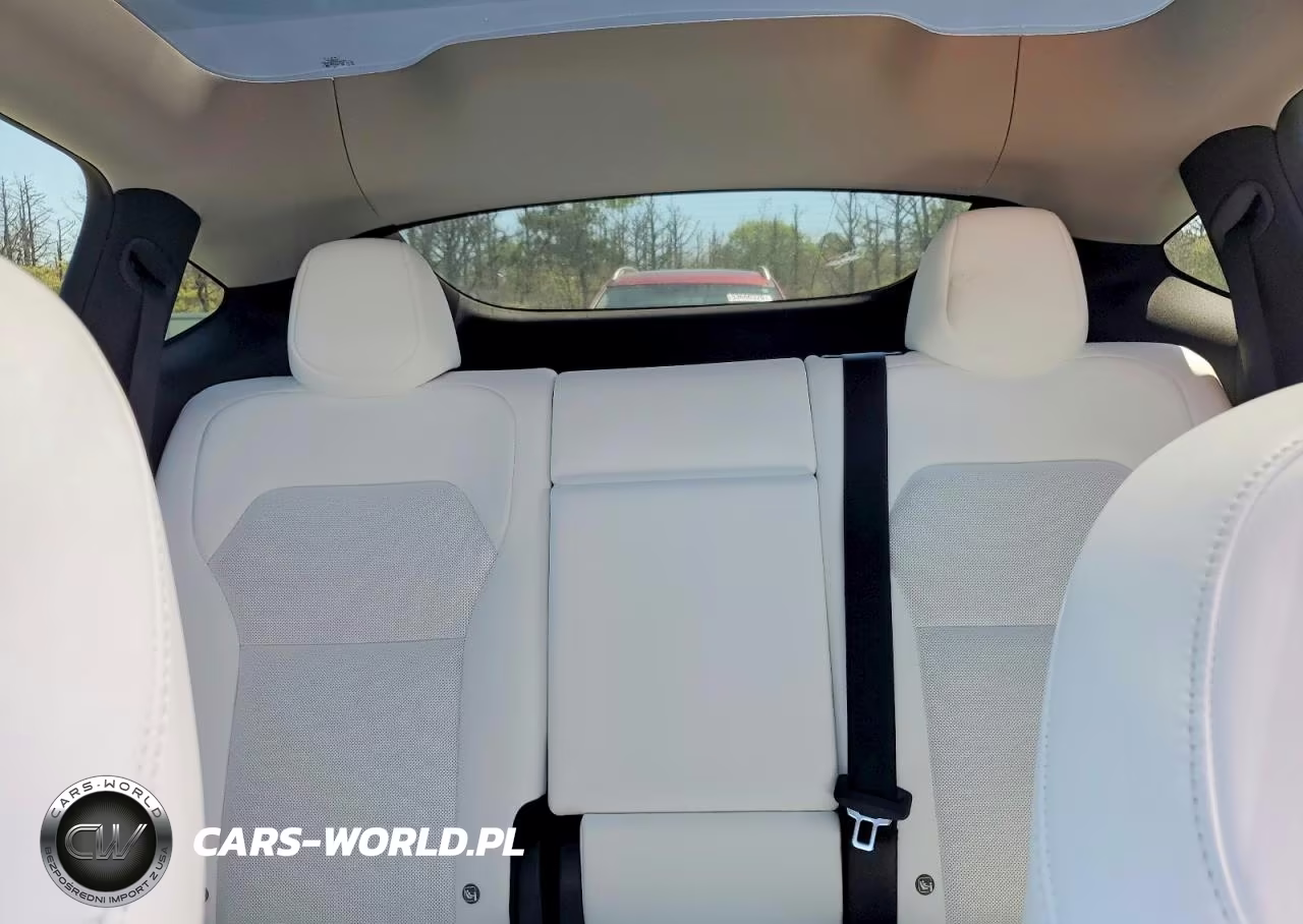 2026 Tesla Model Y VIN:7SAYGDEE6TF515734 - 10