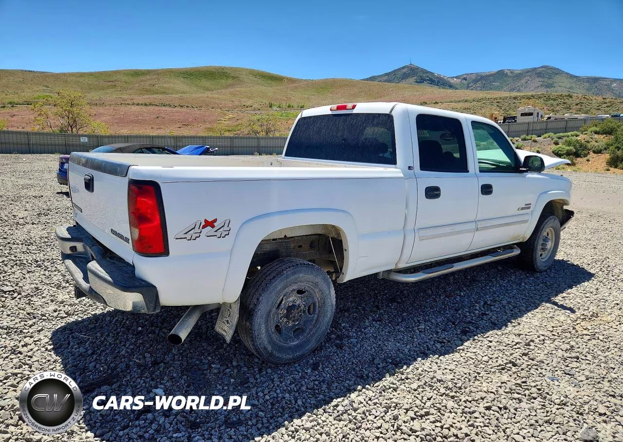 2005 Chevrolet Silverado K2500 Heavy Duty VIN:1GCHK232X5F900415 - 3