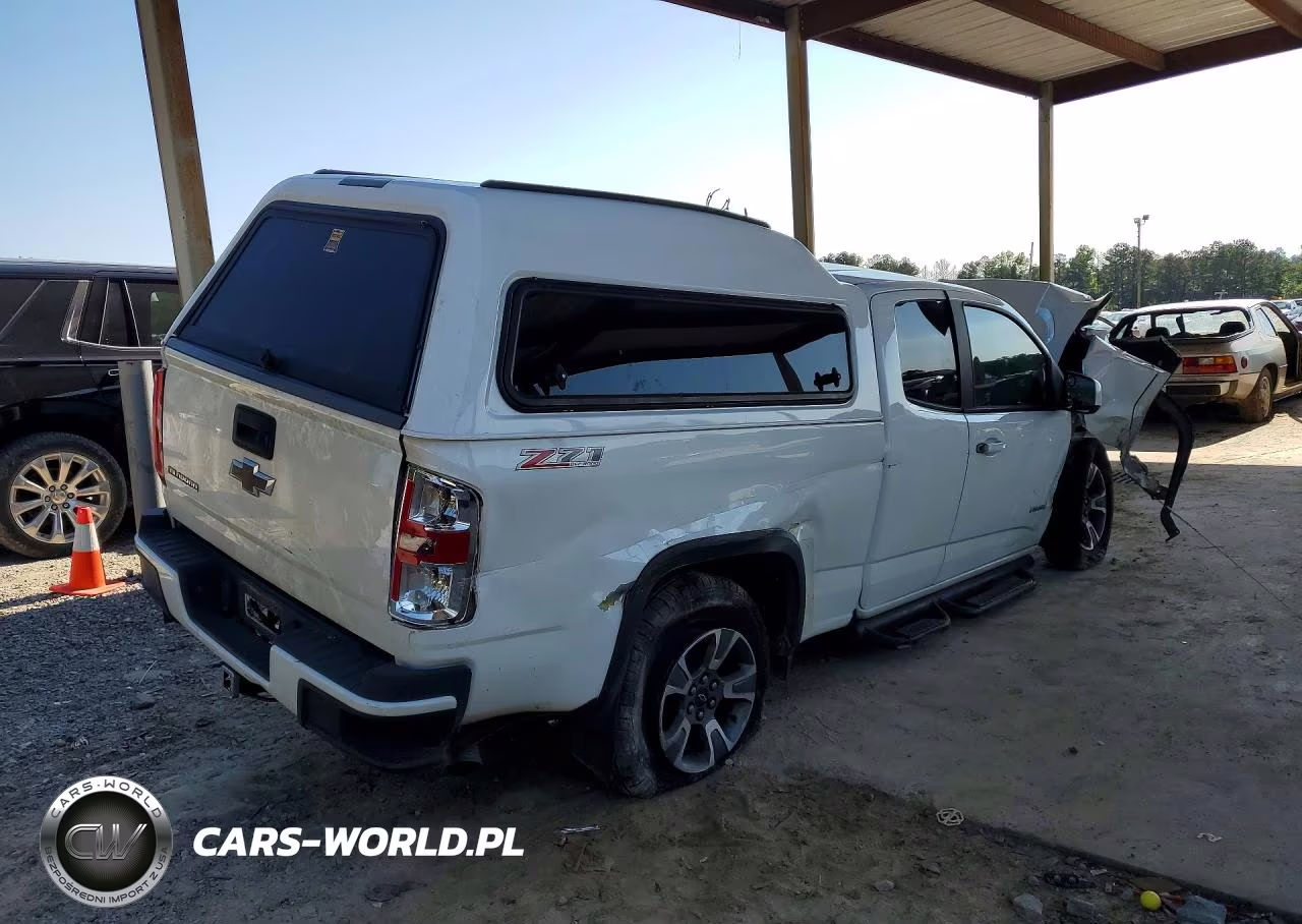 2015 Chevrolet Colorado Z71 VIN:1GCHTCEA9F1190932 - 3