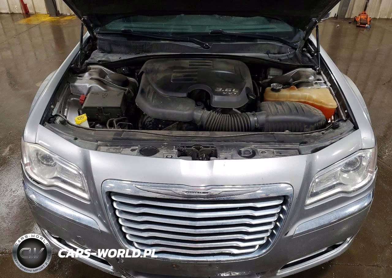 2013 Chrysler 300C VIN:2C3CCAKG0DH683084 - 11