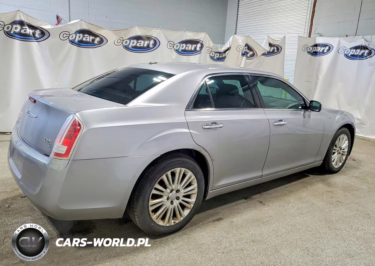 2013 Chrysler 300C VIN:2C3CCAKG0DH683084 - 3