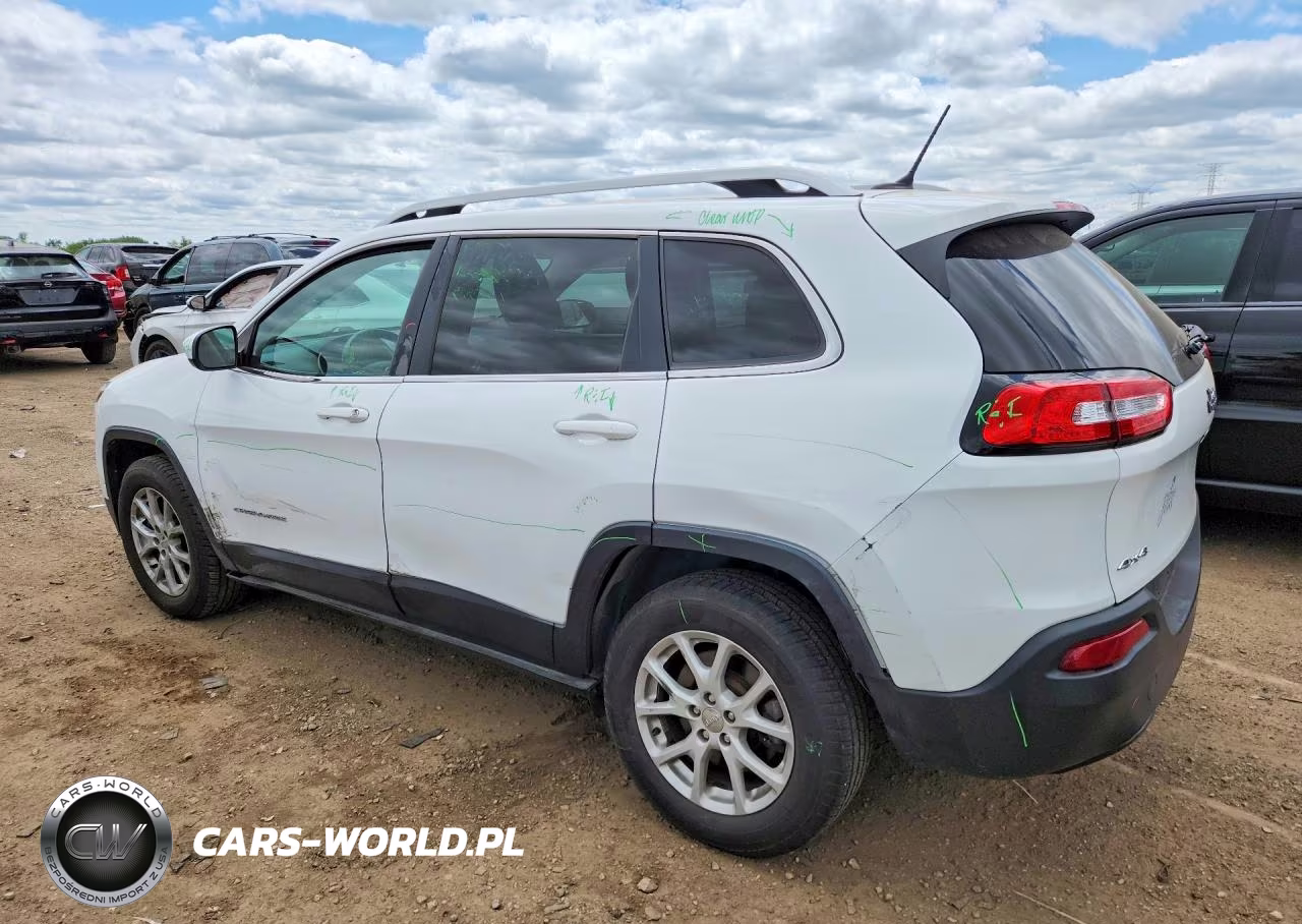 2018 Jeep Cherokee Latitude VIN:1C4PJMCB7JD614764 - 2