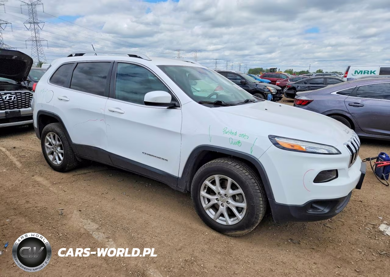 2018 Jeep Cherokee Latitude VIN:1C4PJMCB7JD614764 - 4