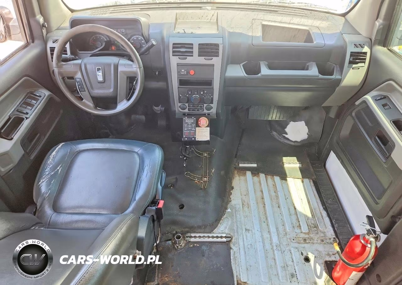 2012 The Vehicle Production Group Mv 1 VIN:523MF1B63CM101516 - 8