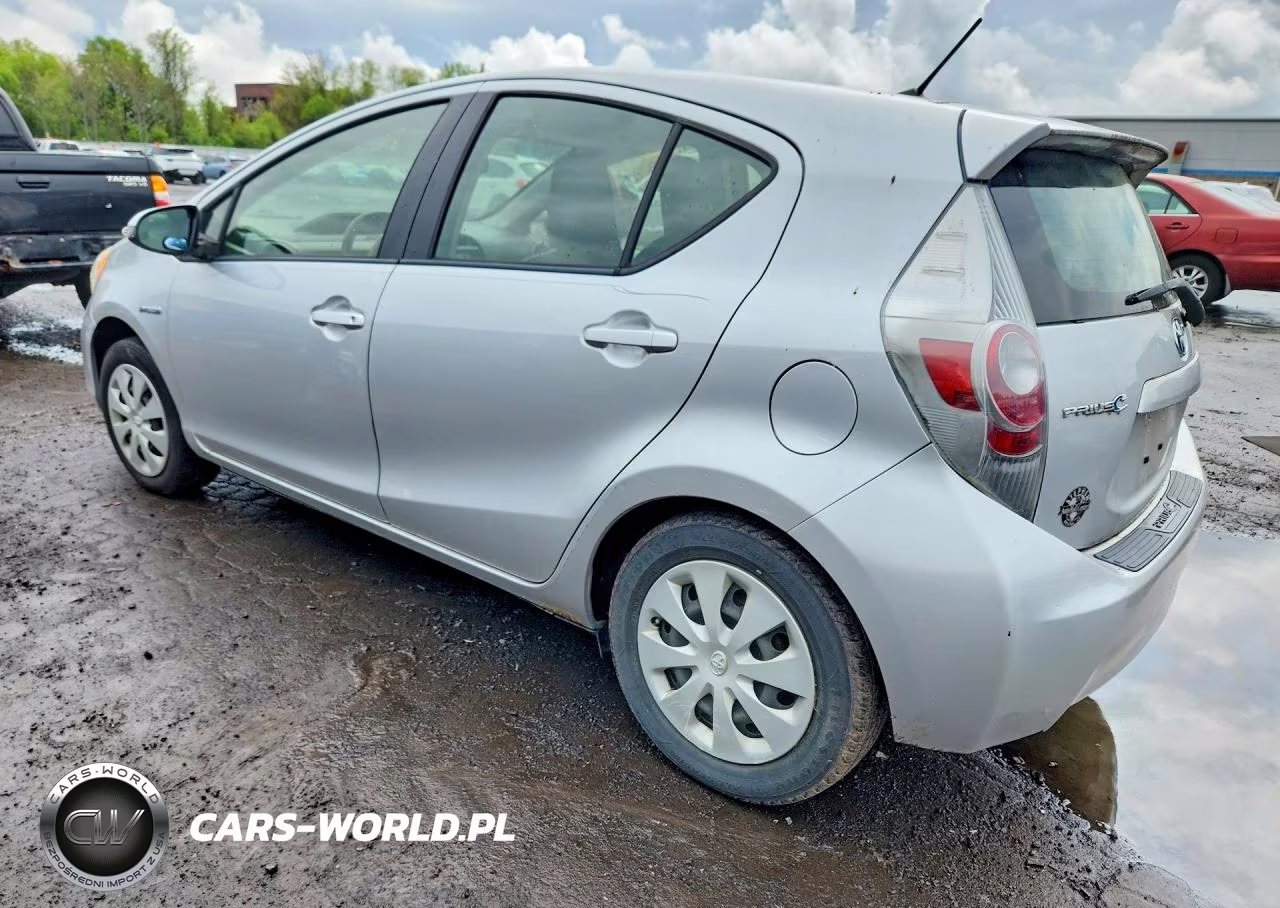 2014 Toyota Prius C One VIN:JTDKDTB32E1075385 - 2