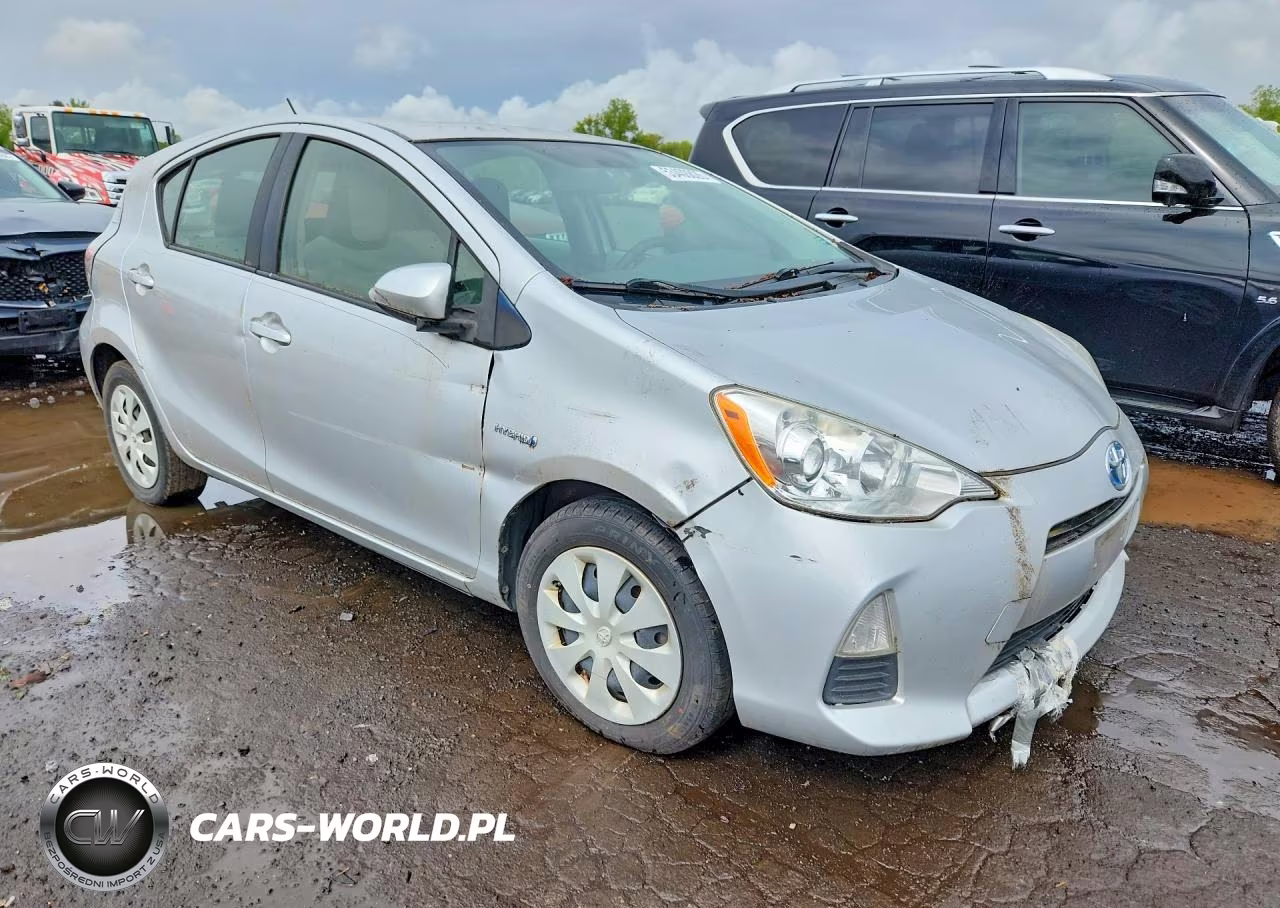 2014 Toyota Prius C One VIN:JTDKDTB32E1075385 - 4
