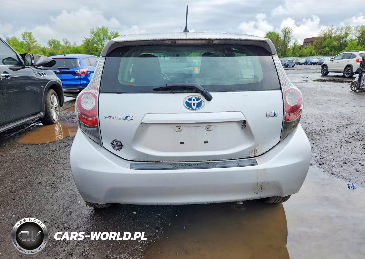 2014 Toyota Prius C One VIN:JTDKDTB32E1075385 - 6