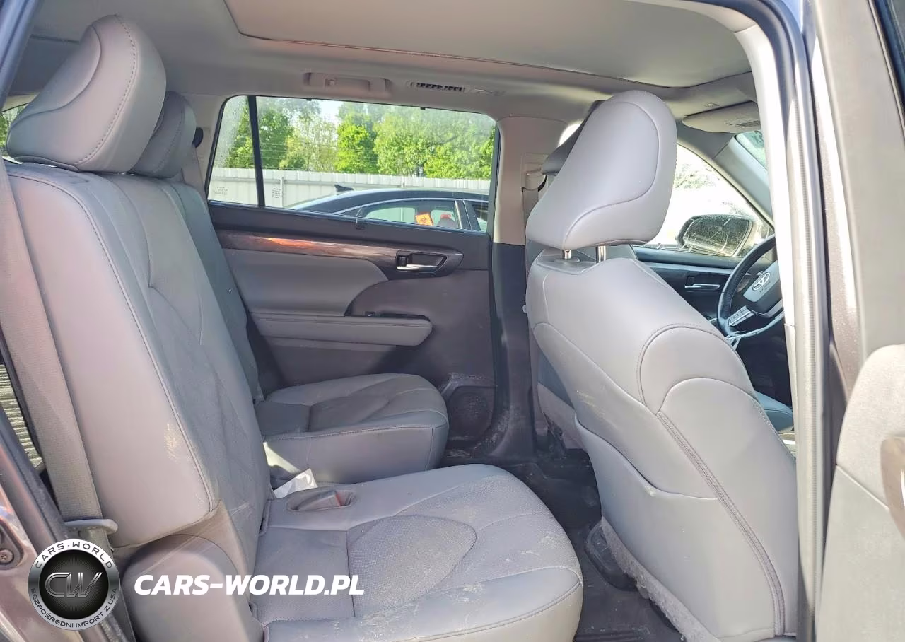 2022 Toyota Highlander Platinum VIN:5TDFZRBHXNS196413 - 11