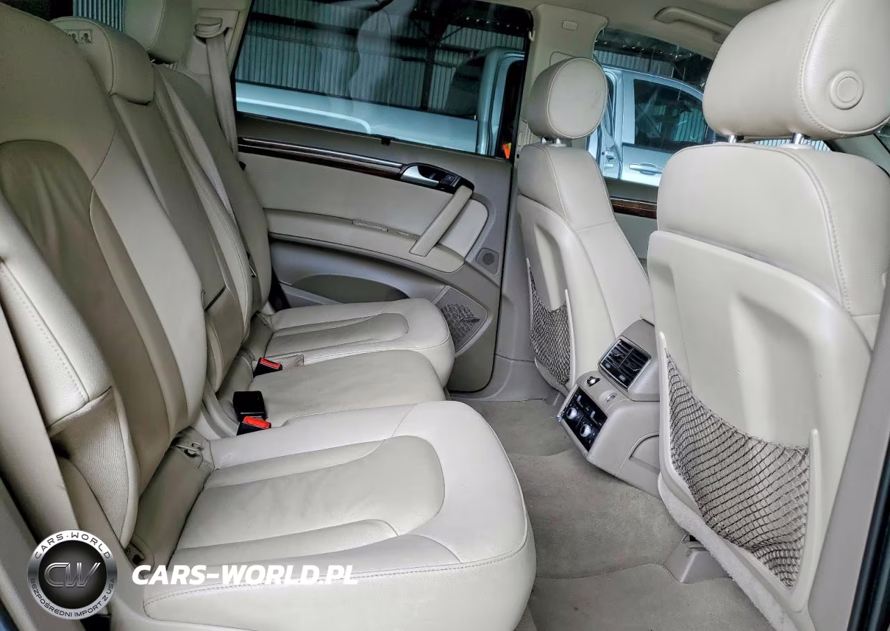 2015 Audi Q7 Premium Plus VIN:WA1LGAFEXFD019670 - 11