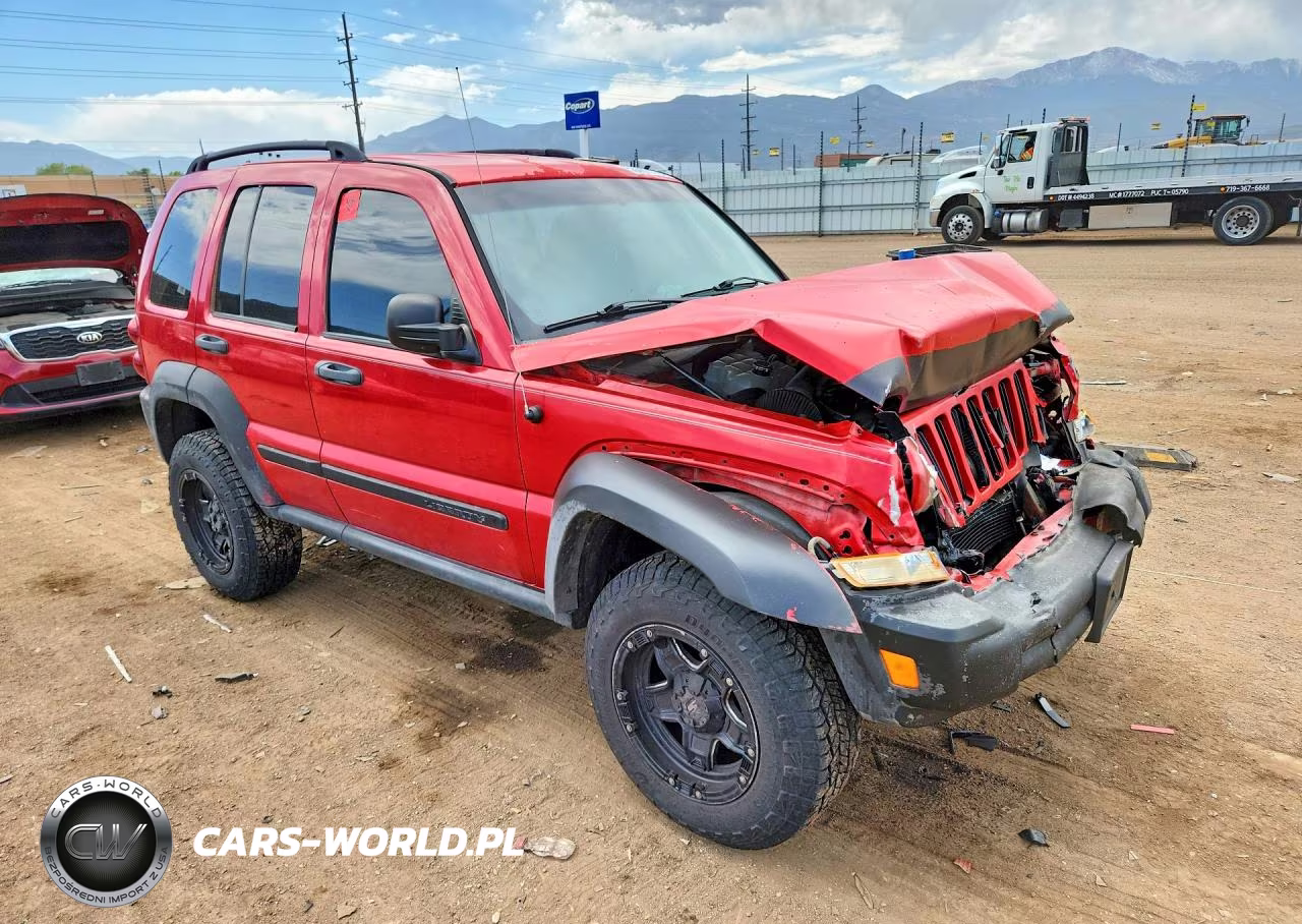 2005 Jeep Liberty Sport VIN:1J4GL48K15W505482 - 4