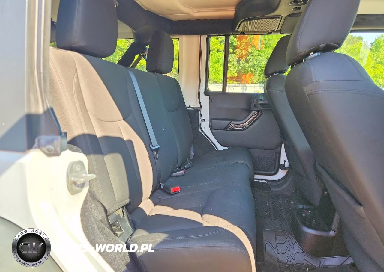 2015 Jeep Wrangler Unlimited Sport VIN:1C4BJWDG4FL523495 - 10