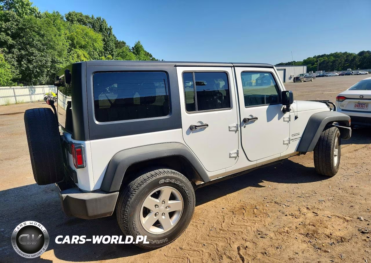 2015 Jeep Wrangler Unlimited Sport VIN:1C4BJWDG4FL523495 - 3