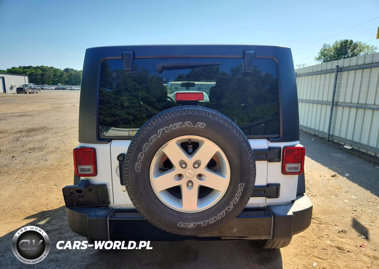 2015 Jeep Wrangler Unlimited Sport VIN:1C4BJWDG4FL523495 - 6