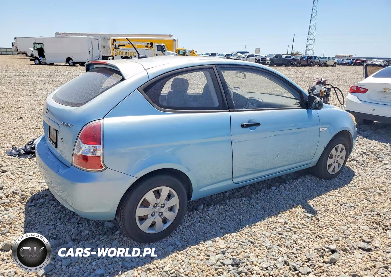2009 Hyundai Accent Gs VIN:KMHCM36C09U133010 - 3
