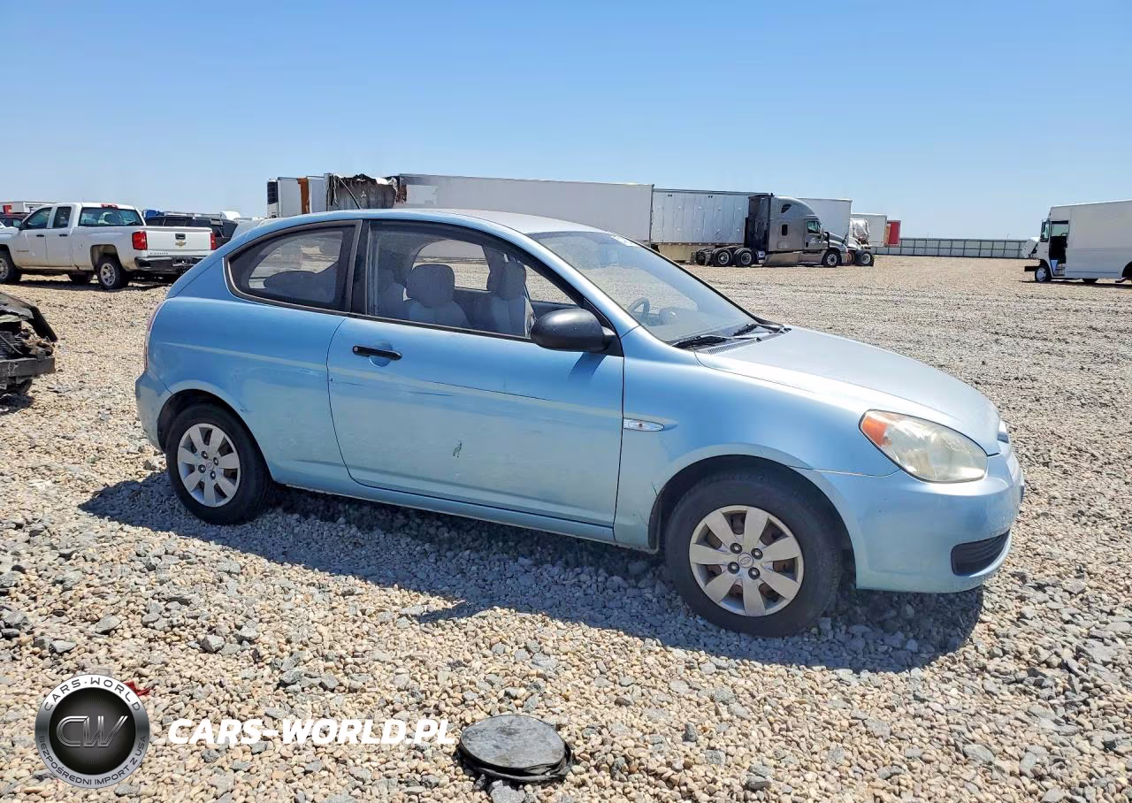 2009 Hyundai Accent Gs VIN:KMHCM36C09U133010 - 4
