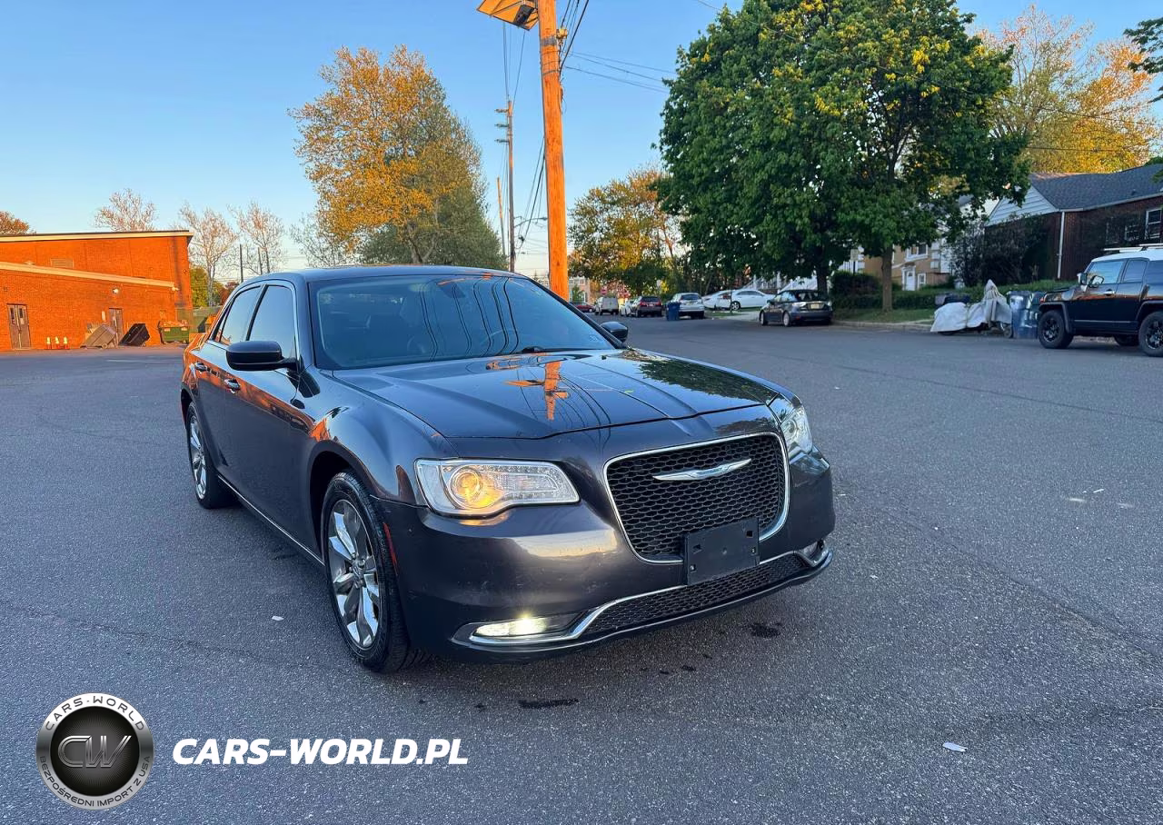 2016 Chrysler 300 Limited