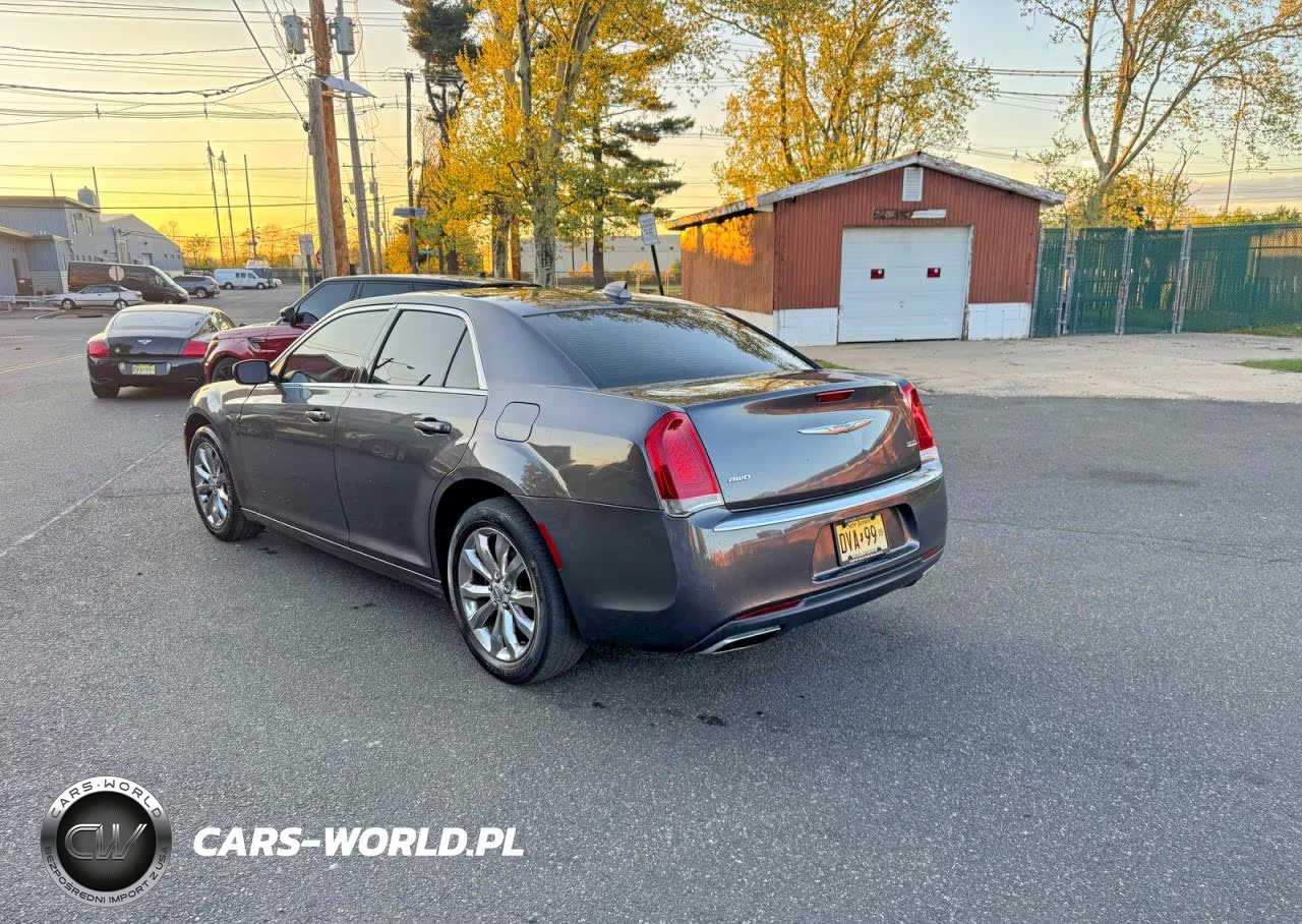 2016 Chrysler 300 Limited VIN:2C3CCARG5GH224787 - 3