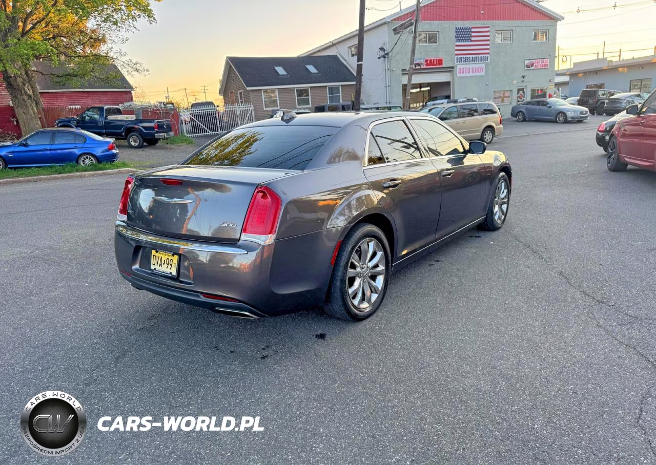 2016 Chrysler 300 Limited VIN:2C3CCARG5GH224787 - 4